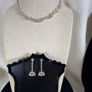 Elegant Silver-Tone clear Rhinestones Necklace and Earring Set
